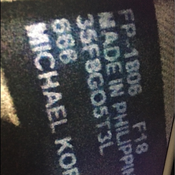 MIcheal Kors Sofia Large Saffiano Leather Tote - Picture 9 of 9